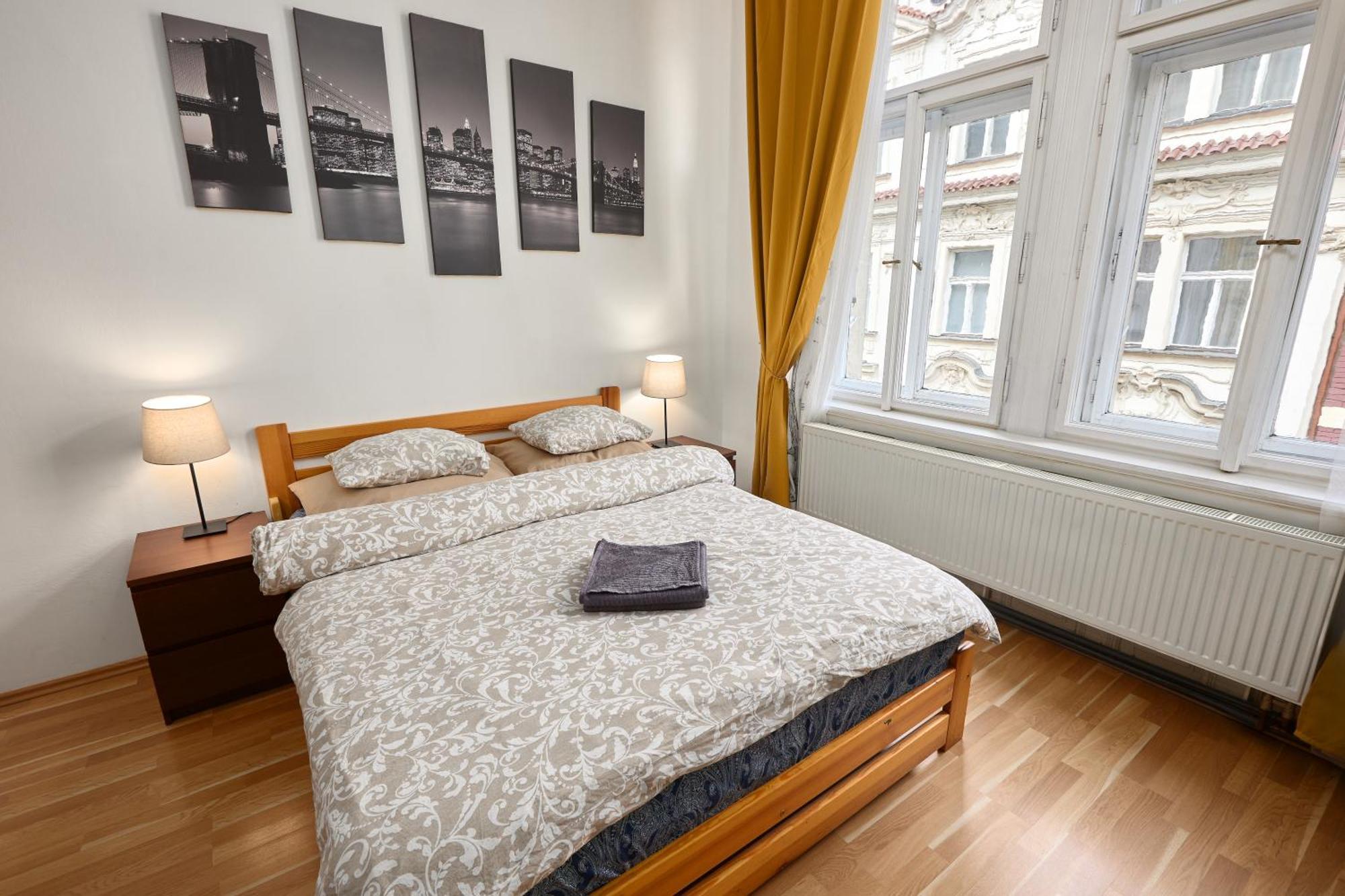Old Town & Parking Assistance Homestay